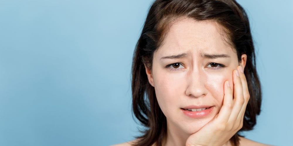 ホワイトニング治療で歯が痛くなる原因とは？